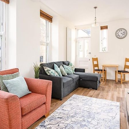 Spacious 2 Bedroom House With Stunning Views Bath Exterior foto