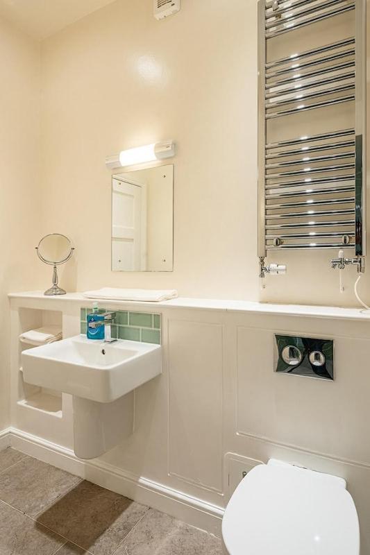 Spacious 2 Bedroom House With Stunning Views Bath Exterior foto