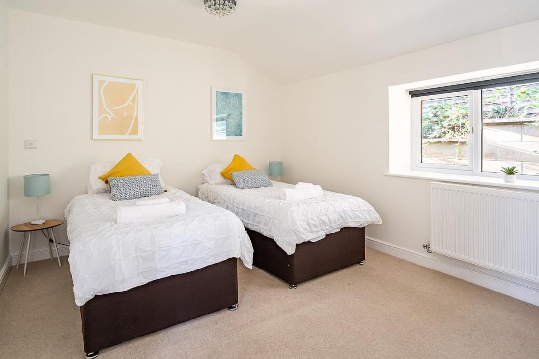 Spacious 2 Bedroom House With Stunning Views Bath Exterior foto